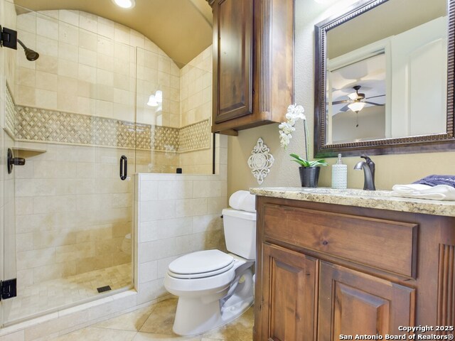 Listing photo id 18 for 21913 Mockingbird Street