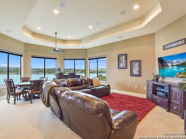 Listing photo id 20 for 21913 Mockingbird Street