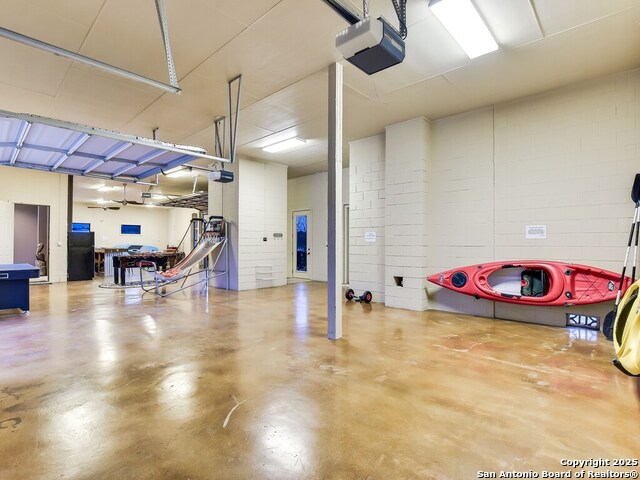 Listing photo id 23 for 21913 Mockingbird Street