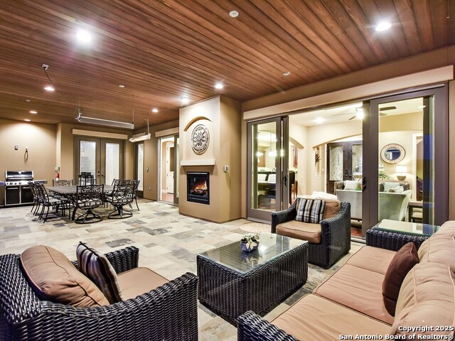 Listing photo id 29 for 21913 Mockingbird Street