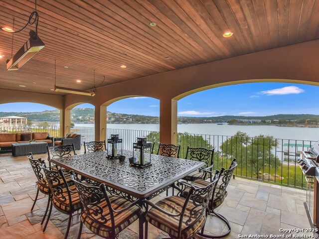 Listing photo id 36 for 21913 Mockingbird Street