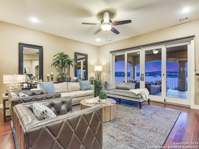 Listing photo id 3 for 21913 Mockingbird Street