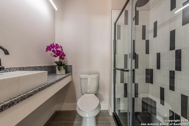 Image 16 of 18 For 1714 St Mary's S 8