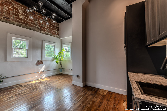 Image 9 of 18 For 1714 St Mary's S 8