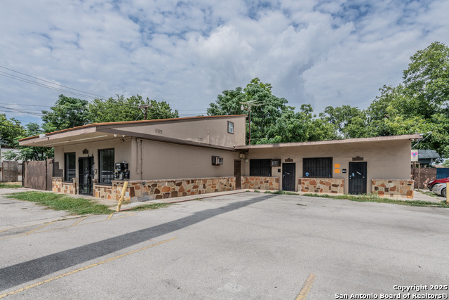 Details for 1006 West Ave, San Antonio, TX 78201