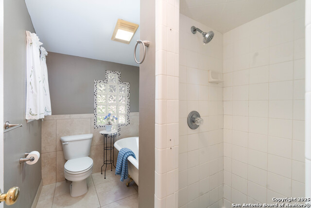 Image 26 of 39 For 9806 Greentree Dr.