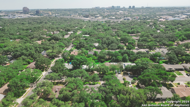 Image 37 of 39 For 9806 Greentree Dr.