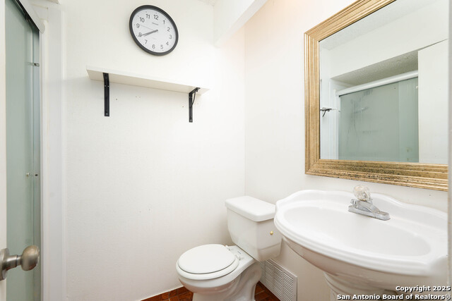 Image 17 of 26 For 1106 Boling Brook