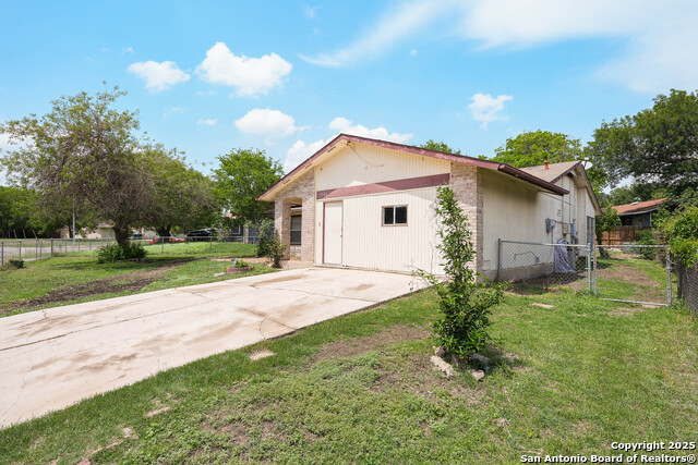 Image 4 of 26 For 1106 Boling Brook