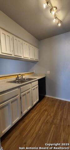 Listing photo id 1 for 1202 Thorpe Ln  408d