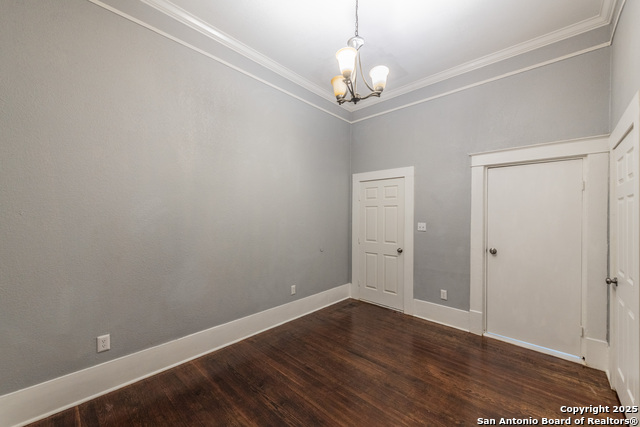 Image 17 of 24 For 429 Carson St E 03