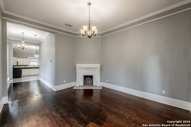 Image 4 of 24 For 429 Carson St E 03