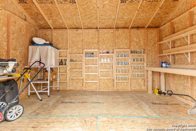 Listing photo id 23 for 848 Pronghorn Trail