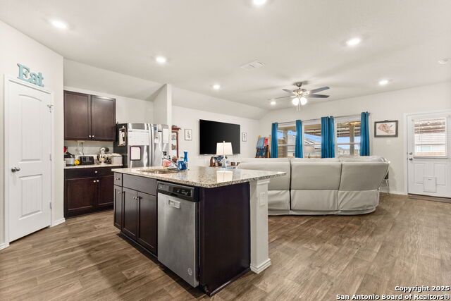 Listing photo id 6 for 848 Pronghorn Trail