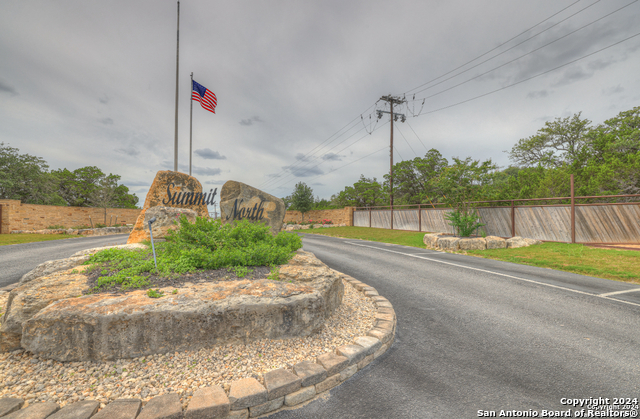 Listing photo id 17 for 276 Prairie Tea Ln