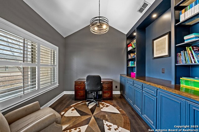 Listing photo id 9 for 2956 Dry Hollow Drive