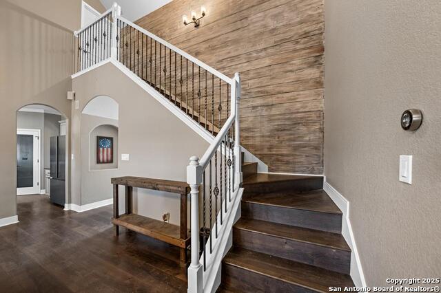 Listing photo id 10 for 2956 Dry Hollow Drive