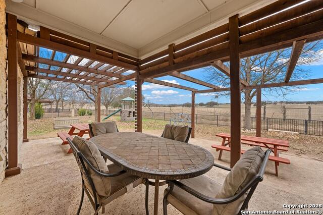 Listing photo id 23 for 2956 Dry Hollow Drive