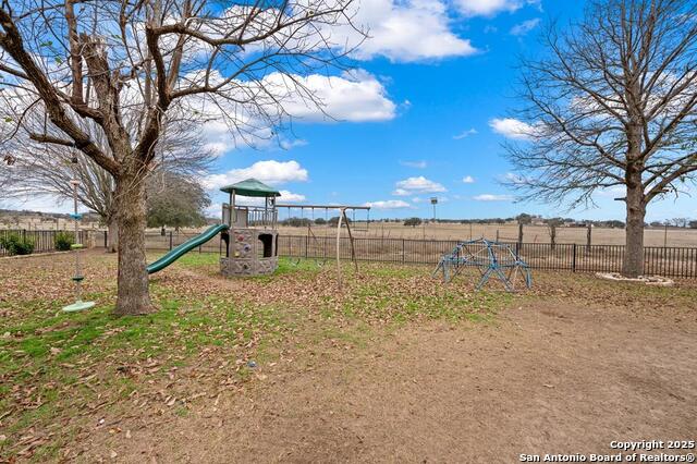 Listing photo id 25 for 2956 Dry Hollow Drive