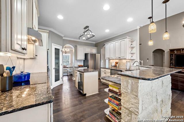 Listing photo id 1 for 2956 Dry Hollow Drive