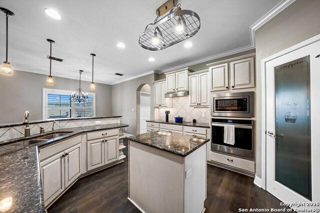 Listing photo id 3 for 2956 Dry Hollow Drive