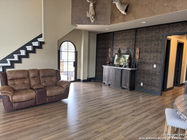 Listing photo id 11 for 1275 Cypress Creek