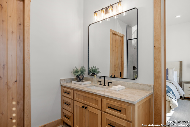 Listing photo id 25 for 3280 Highway 39