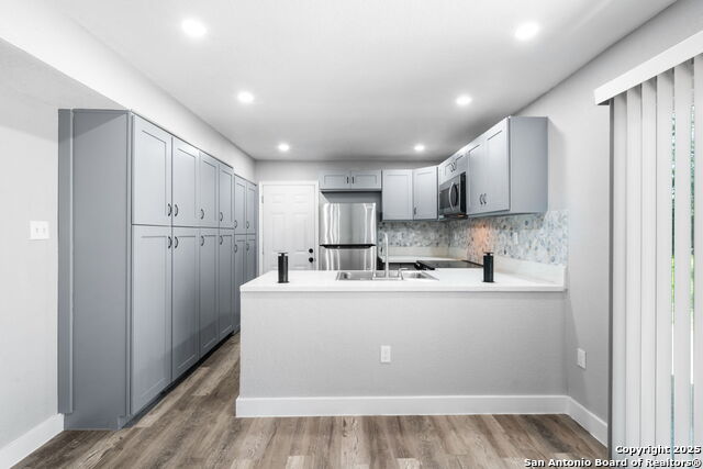 Image 12 of 28 For 943 North Blvd.