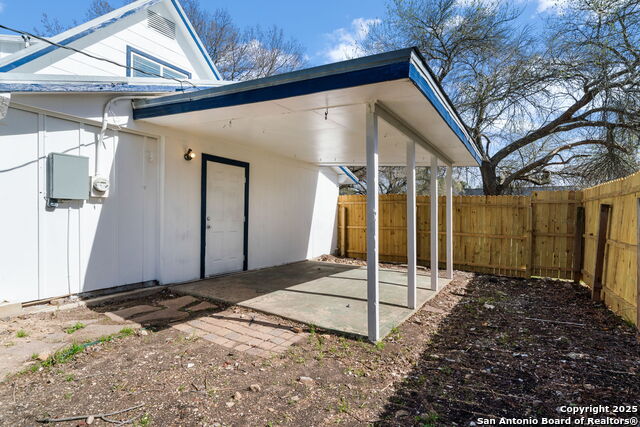 Image 22 of 28 For 943 North Blvd.