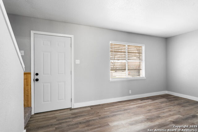 Image 4 of 28 For 943 North Blvd.