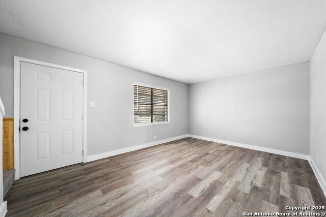 Image 6 of 28 For 943 North Blvd.