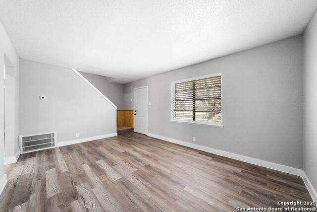 Image 7 of 28 For 943 North Blvd.