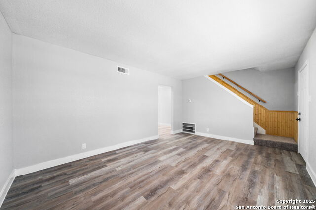 Image 8 of 28 For 943 North Blvd.