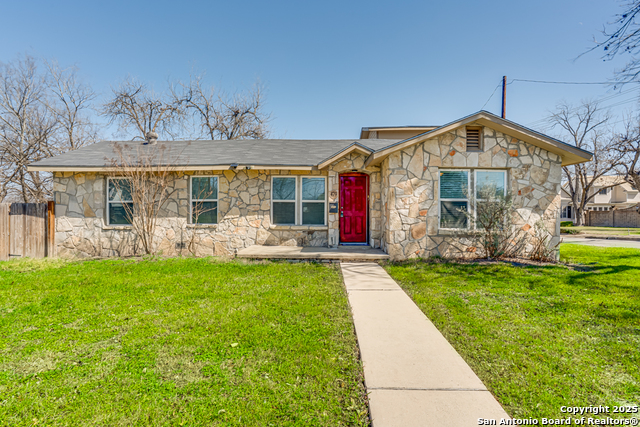 Details for 479 Sycamore Ave S, New Braunfels, TX 78130