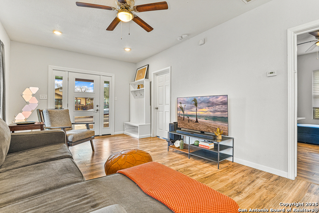 Image 3 of 16 For 445 Gulf W 