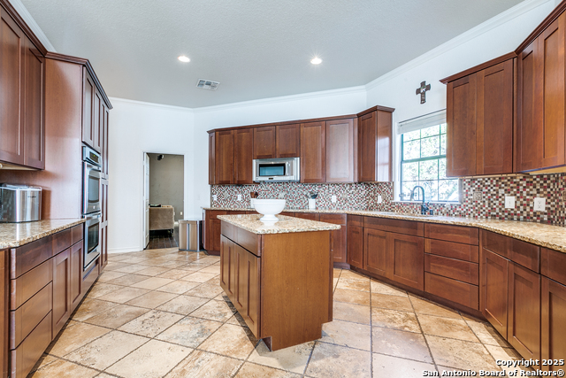 Listing photo id 7 for 11050 Baxtershire