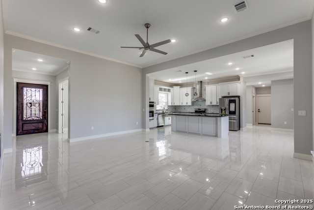 Listing photo id 9 for 485 Post Oak