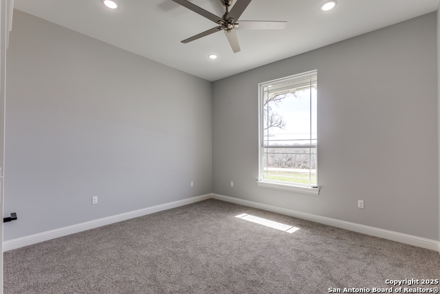 Listing photo id 15 for 485 Post Oak