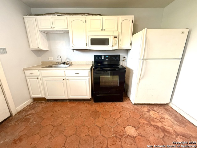 Image 4 of 11 For 2614 Monterey Street  3