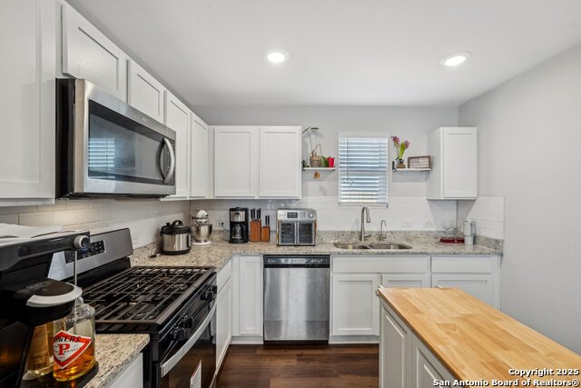 Image 12 of 35 For 5431 Frederick Bluff