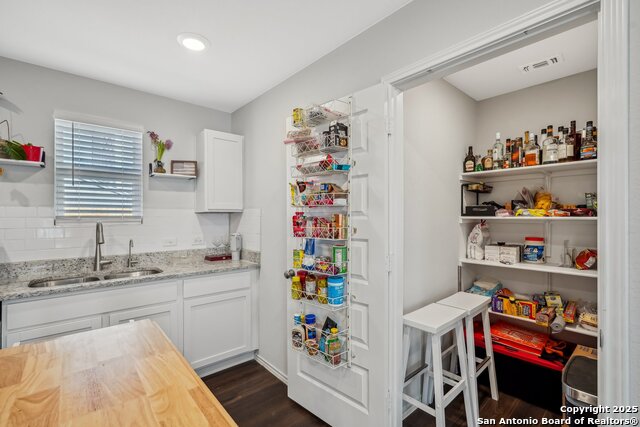 Image 14 of 35 For 5431 Frederick Bluff