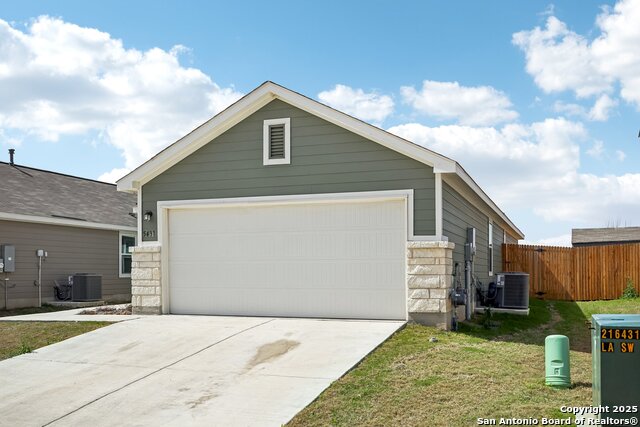 Image 3 of 35 For 5431 Frederick Bluff