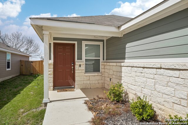 Image 4 of 35 For 5431 Frederick Bluff