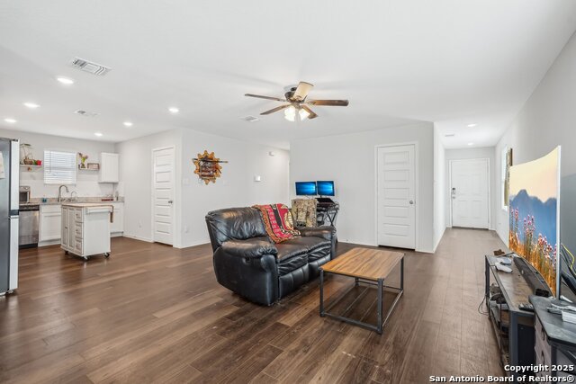 Image 8 of 35 For 5431 Frederick Bluff
