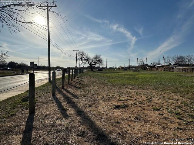 Listing photo id 8 for 3998 Pleasanton