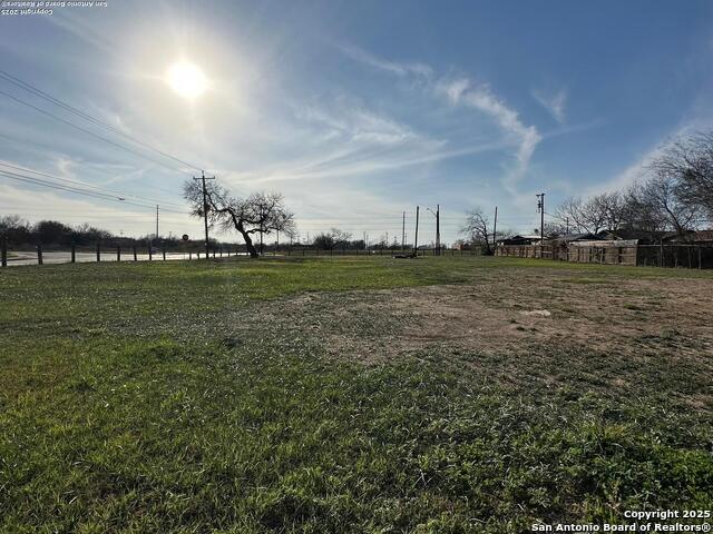 Listing photo id 9 for 3998 Pleasanton