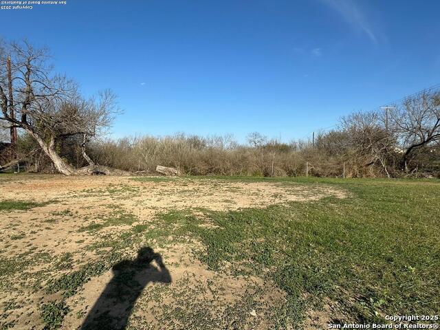 Listing photo id 11 for 3998 Pleasanton