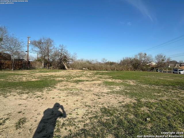 Listing photo id 13 for 3998 Pleasanton
