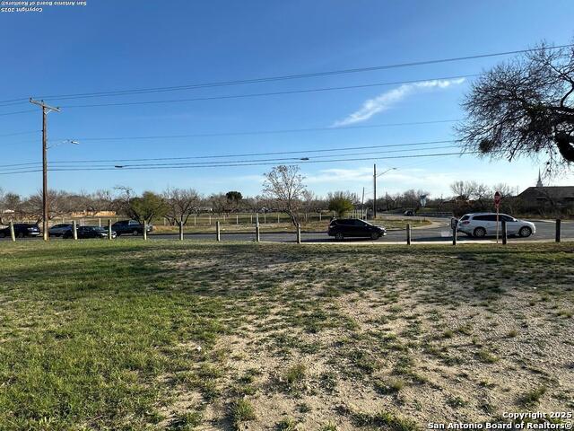 Listing photo id 15 for 3998 Pleasanton