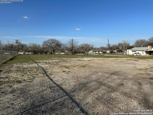 Listing photo id 15 for 4147 Pleasanton Rd